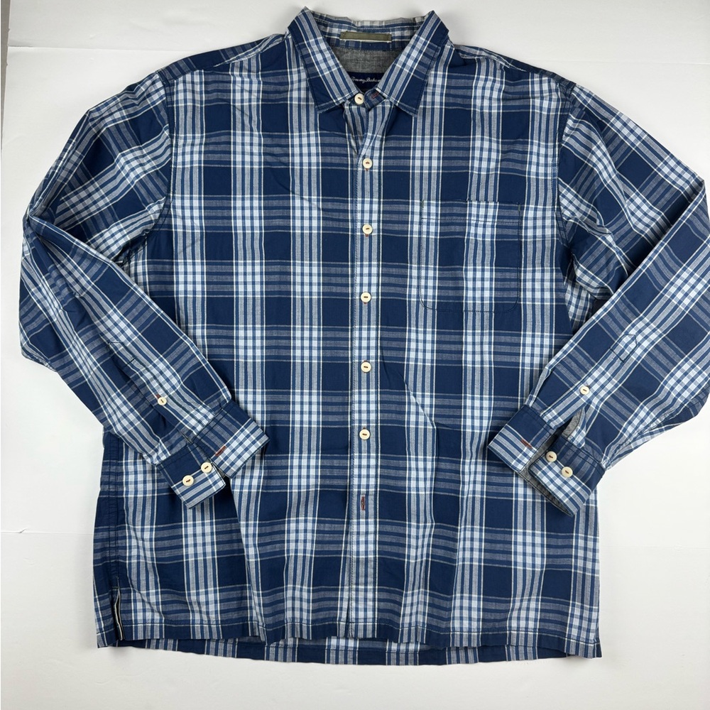 Tommy Bahama Navy and White Plaid button up long sleeves size XL
